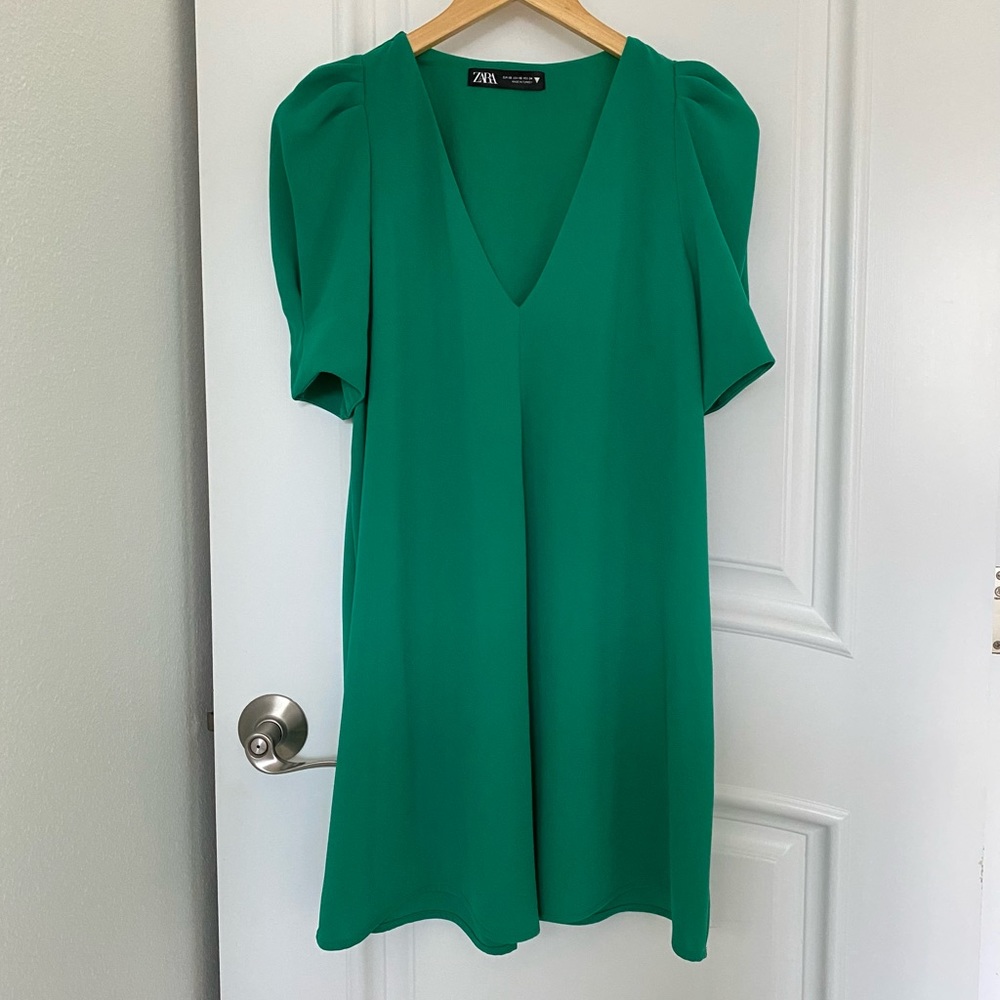 Zara Womens dress. Green. Size XS.
